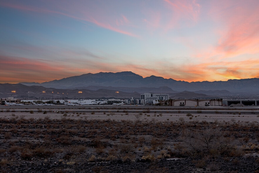 More Photos Of 1301 Seven Hills Drive, Henderson Medical For Sale