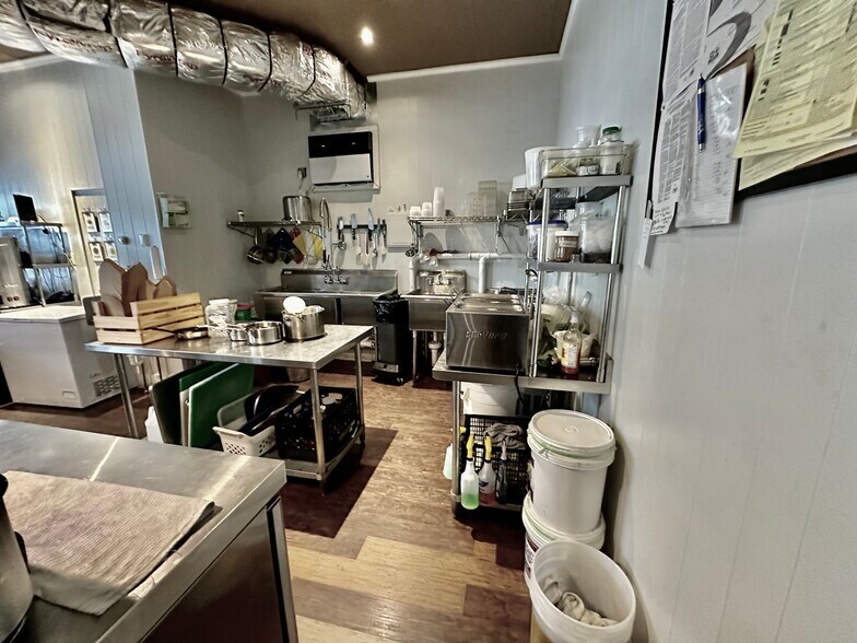 More Photos Of 3 Strickland Rd, Cos Cob Freestanding For Lease