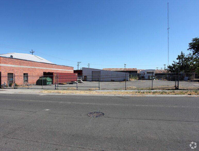 More Photos Of 980 Calvados Ave, Sacramento Specialty For Sale