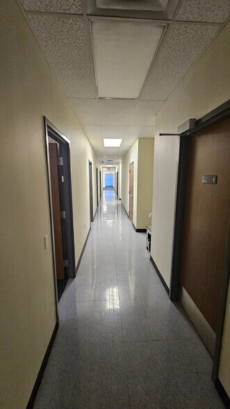 More Photos Of 2701 Southridge Dr, Wichita Falls Distribution For Lease
