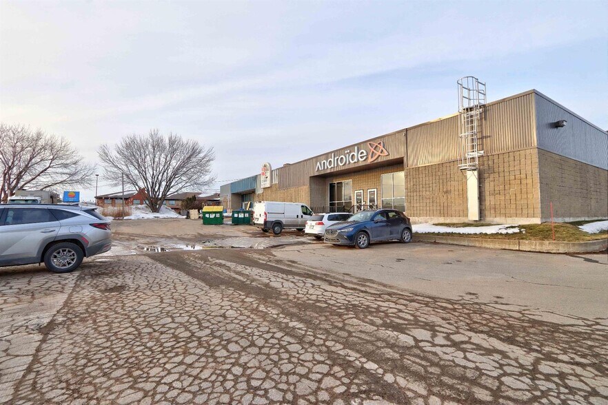 More Photos Of 6205 St Corbeil, Trois-Rivières Office For Sale