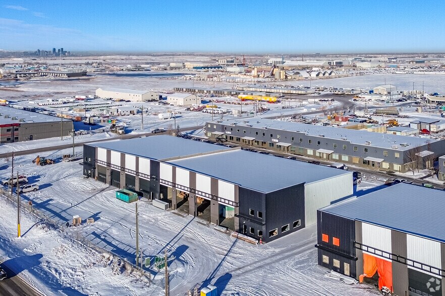 More Photos Of 6 Wrangler Pl, Rocky View C Service For Lease