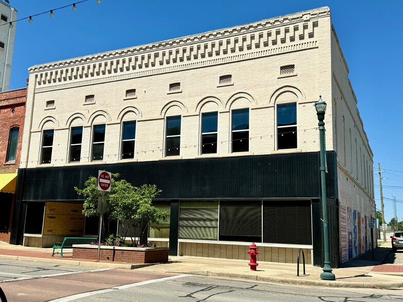 Primary Photo Of 401-403 S Main St, Jonesboro Office For Lease