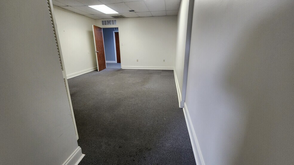 More Photos Of 720-722 E Fletcher Ave, Tampa Loft Creative Space For Lease