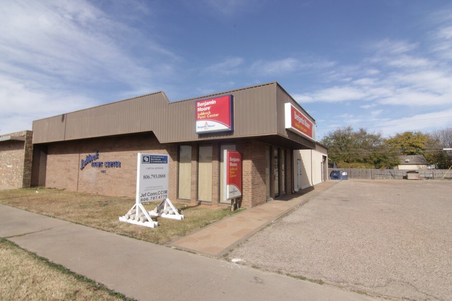 More Photos Of 2006 50th St, Lubbock Flex For Lease