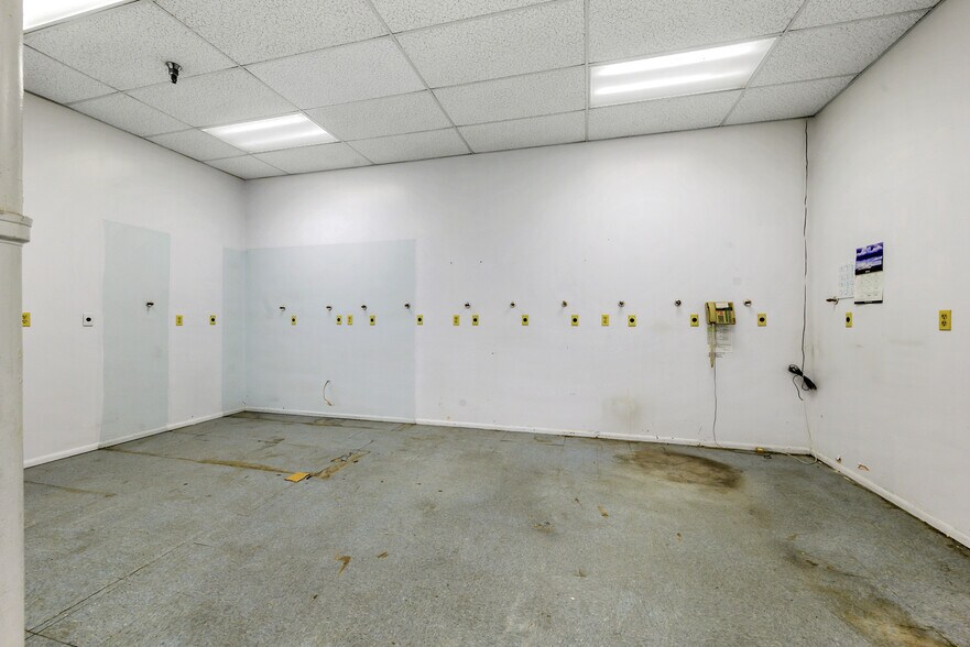 More Photos Of 3220 100th St SW, Everett Distribution For Lease