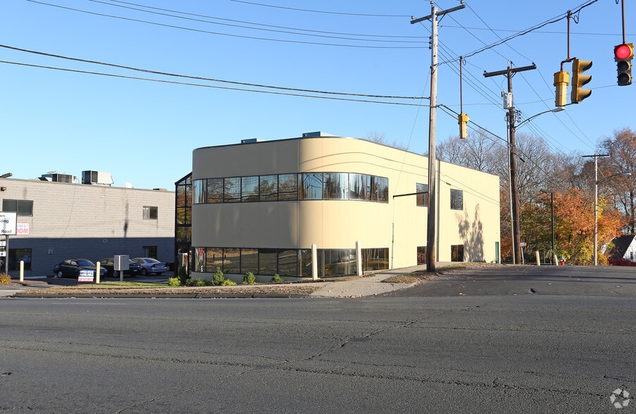 More Photos Of 840 Orange Ave, West Haven Office For Lease