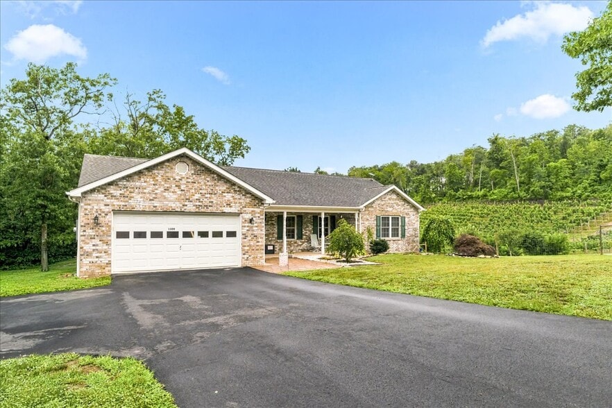 More Photos Of 1309 Redland Rd, Cross Junction Winery Vineyard For Sale