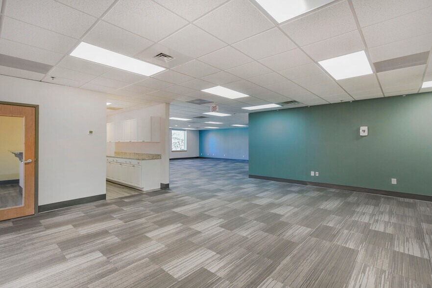 More Photos Of 200 W Franklin St, Chapel Hill Loft Creative Space For Lease