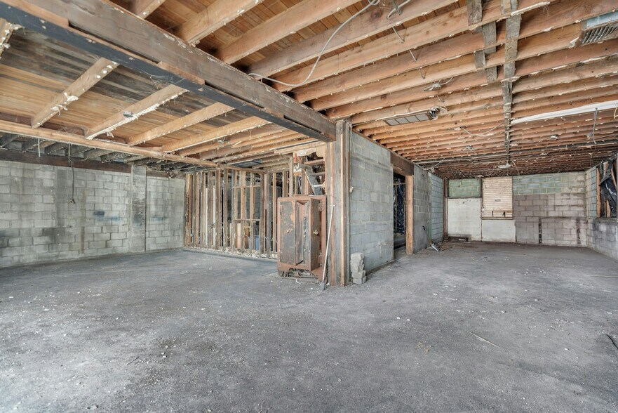 More Photos Of 10 Us Highway 46, Hackettstown Freestanding For Sale