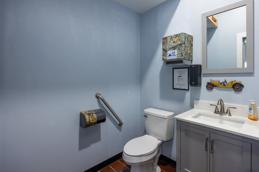 More Photos Of 6735 Wassom Memorial Hwy, Grandview General Retail For Sale