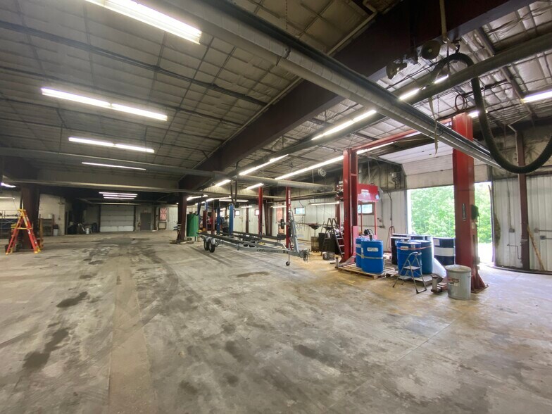 More Photos Of 112 Squires Rd, North Clarendon Auto Dealership For Sale
