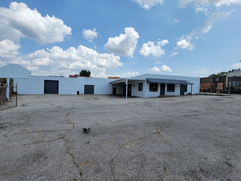 More Photos Of 619 Madison Ave, Memphis Freestanding For Sale