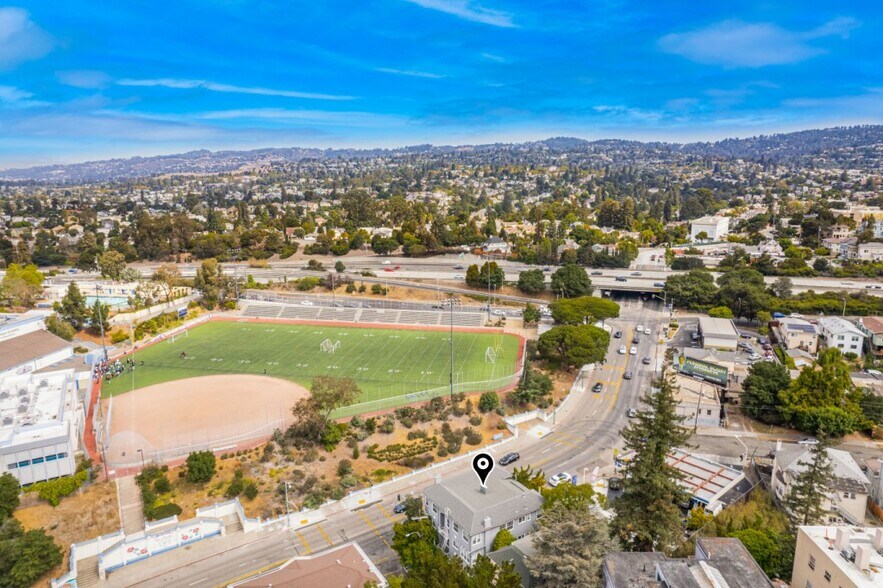 More Photos Of 1000 E 33rd St, Oakland Apartments For Sale