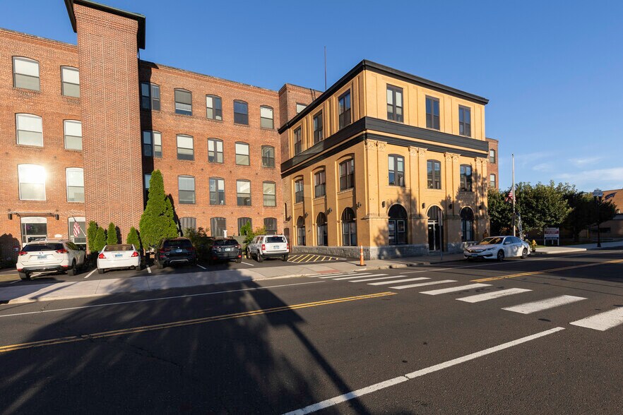 More Photos Of 153 Main St, Ansonia Warehouse For Lease