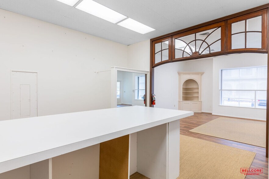 More Photos Of 427 Garden St, Pensacola General Retail For Lease