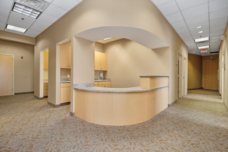 More Photos Of 200 City Hill Dr, London Medical For Sale