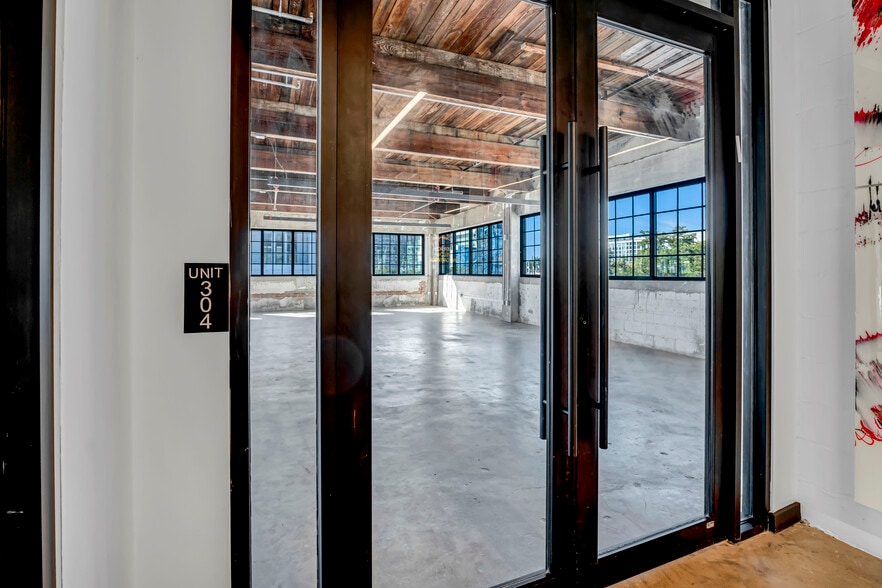 More Photos Of 2509 N Miami Ave, Miami Loft Creative Space For Lease