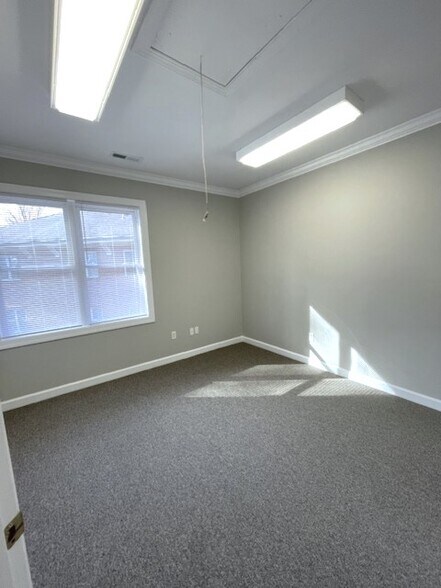 More Photos Of 5640 Six Forks Rd, Raleigh Office For Lease