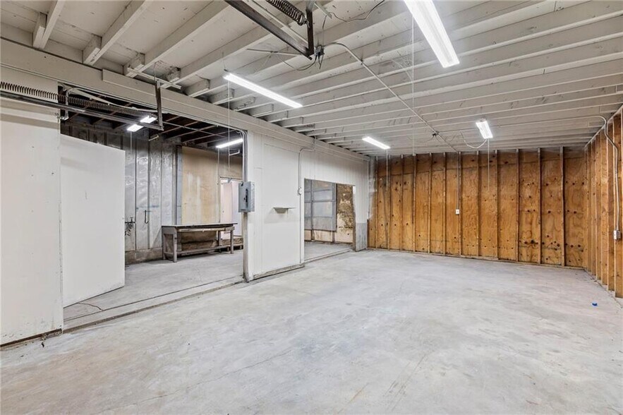 More Photos Of 13120 4th St, Grandview Industrial For Sale