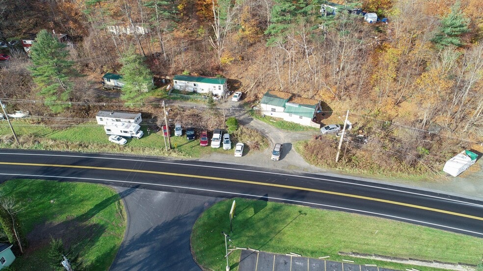 Primary Photo Of 49 Blueberry Hl, Pownal Manufactured Housing Mobile Home Park For Sale