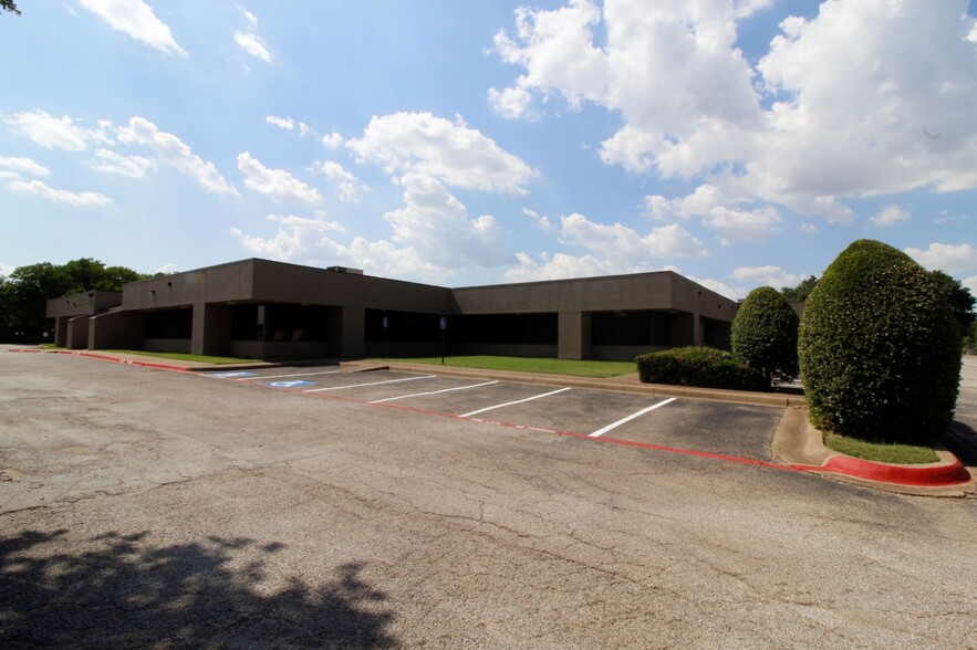 Primary Photo Of 2501 Avenue J, Arlington Office For Lease