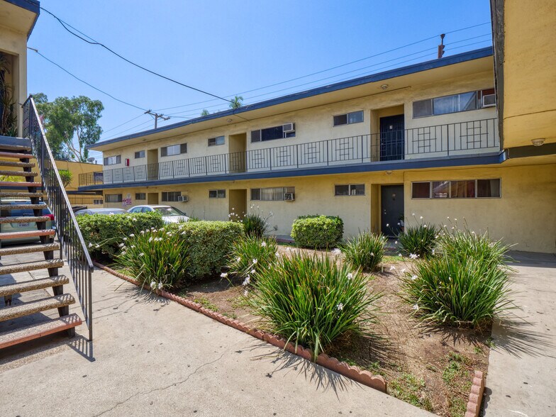 More Photos Of 10746 New Haven St, Sun Valley Apartments For Sale