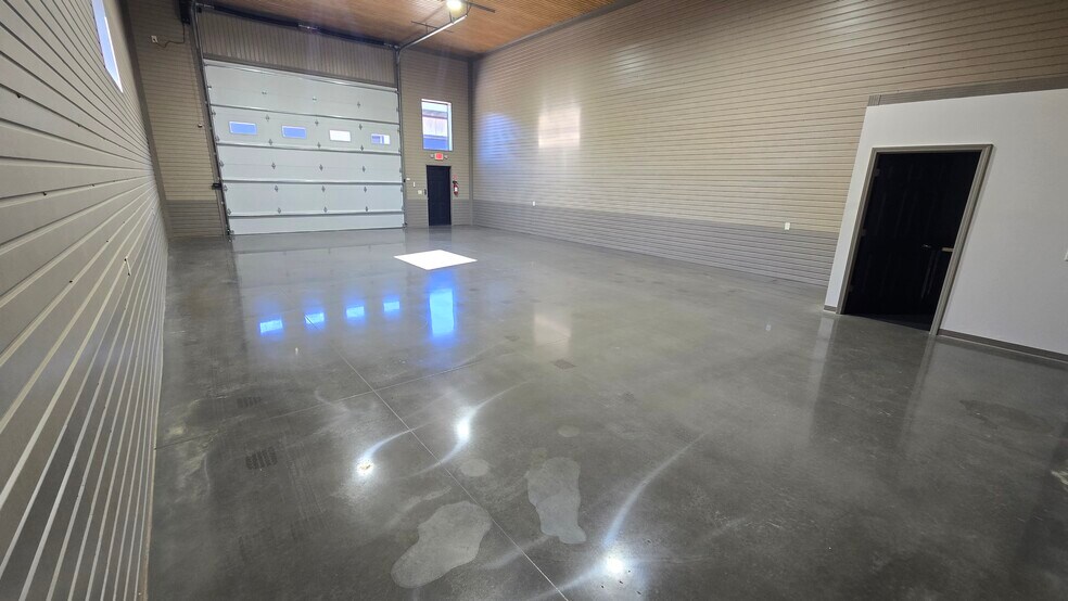 More Photos Of 144 McCrary Rd, Mooresville Flex For Sale