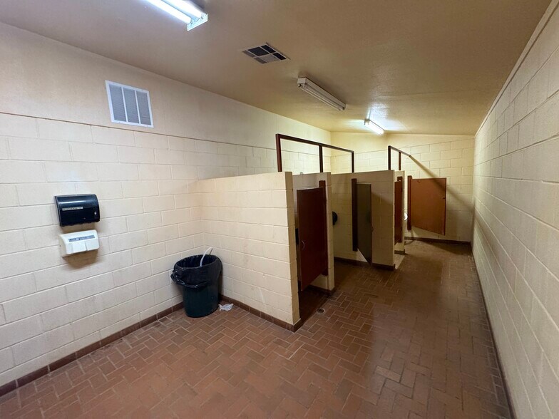 More Photos Of 633 Grand ave, Texola Flex For Sale