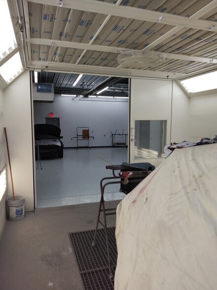 More Photos Of 4100 Indianola Ave, Columbus Auto Repair For Sale
