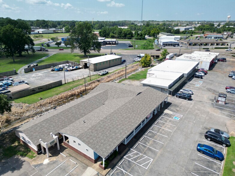 More Photos Of 1723-1755 Main St, Southaven Storefront Retail Office For Sale