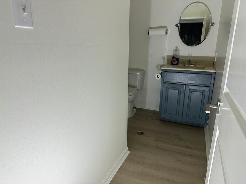 More Photos Of 2829 Needham Dr, Baton Rouge Warehouse For Lease