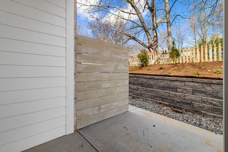 More Photos Of 160 Excell Rd, Clarksville Apartments For Sale