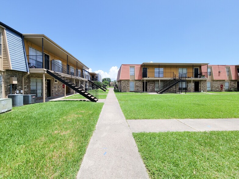 More Photos Of 1501 Poole Ave, Port Arthur Apartments For Sale