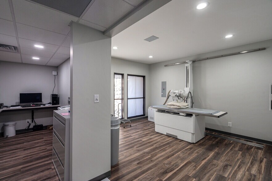 More Photos Of 195 King Ave, Athens Medical For Lease