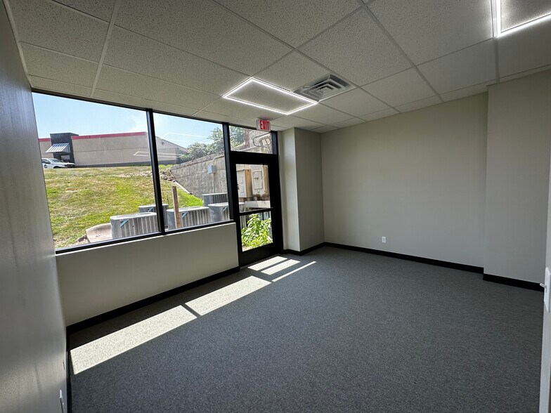 More Photos Of 1708 Prairie View Rd, Platte City Medical For Lease
