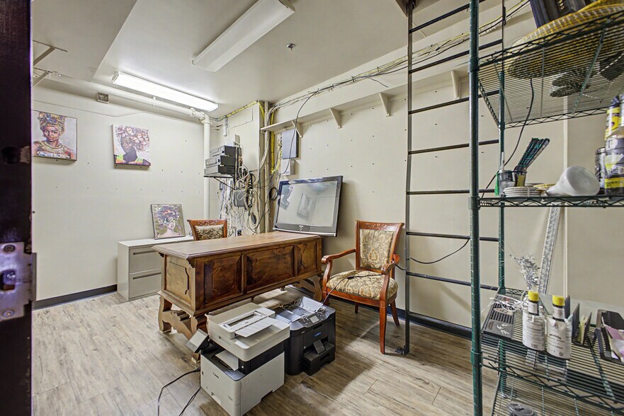 More Photos Of 2827 E Bell Rd, Phoenix Restaurant For Sale