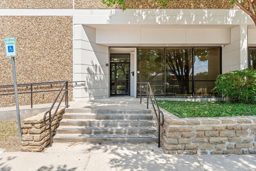 More Photos Of 1111 Digital Dr, Richardson Showroom For Sale