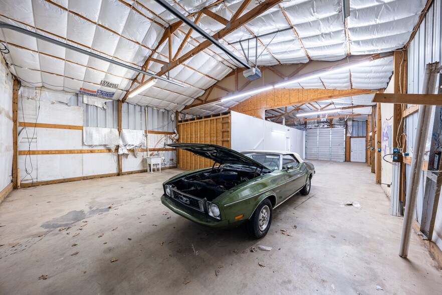 More Photos Of 18508 US Highway 69 N, Lindale Warehouse For Sale