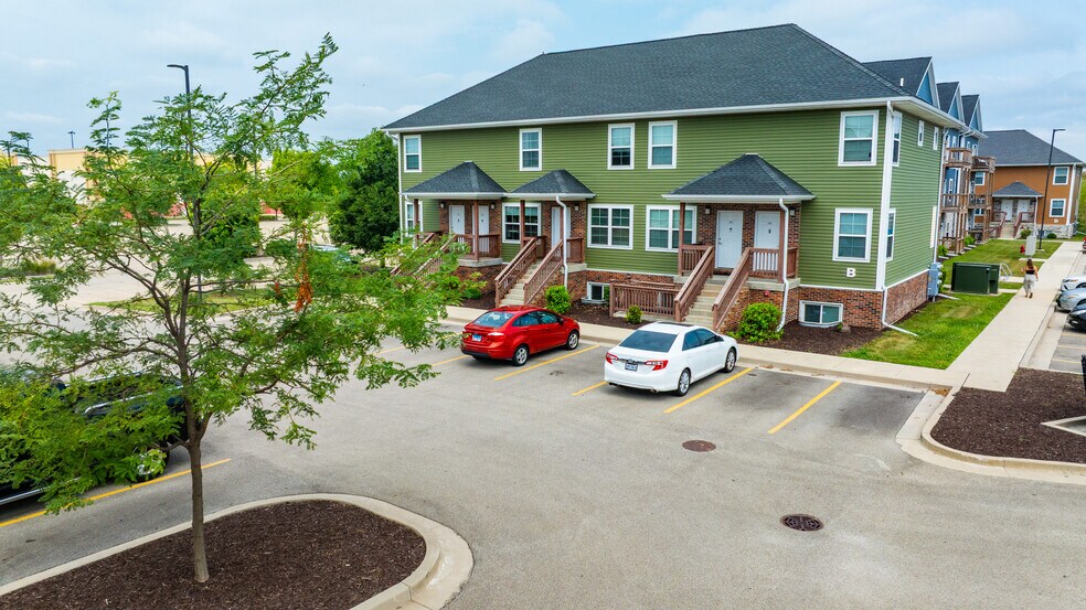 More Photos Of 120 McKnight st, Normal Multifamily For Sale