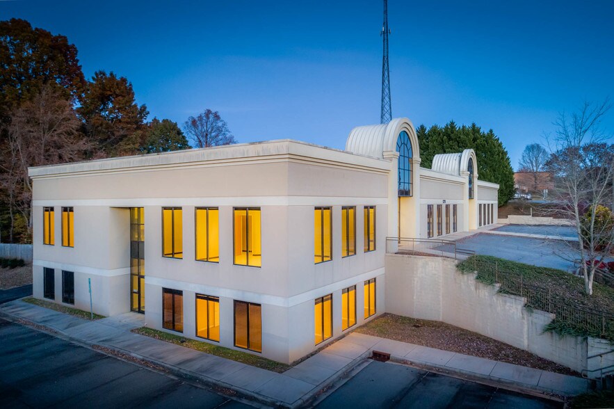 More Photos Of 1270 25th Street Pl SE, Hickory Medical For Lease