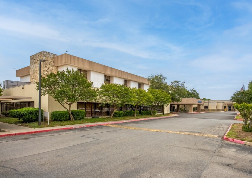 More Photos Of 7400 Barlite Blvd, San Antonio Medical For Lease