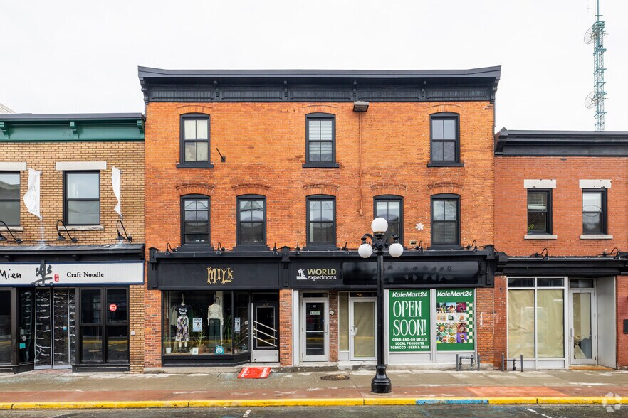 More Photos Of 45-49 William St, Ottawa Storefront Retail Office For Lease
