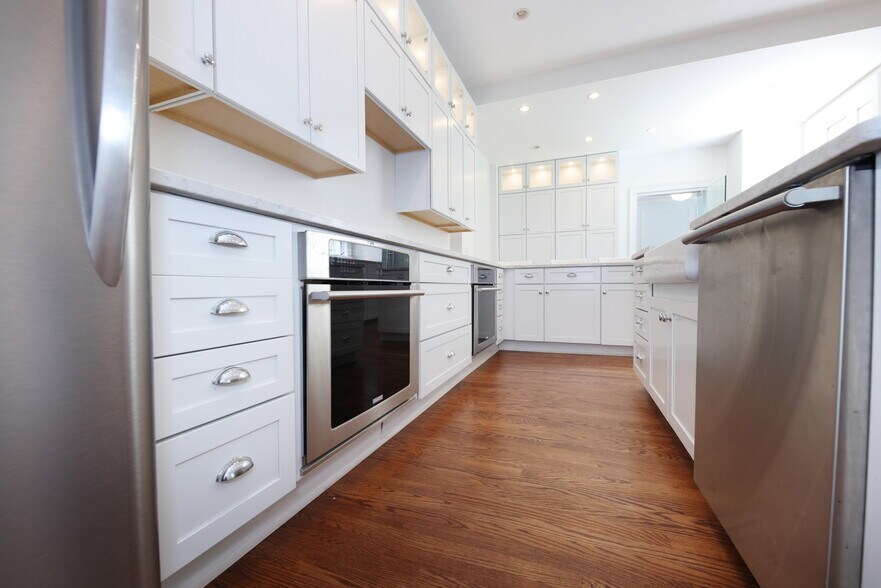 More Photos Of 12 Lotus Ave, Chester Specialty For Sale