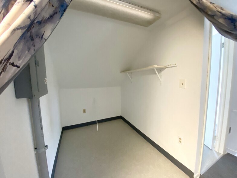 More Photos Of 202 Main St, Hellertown Office For Lease