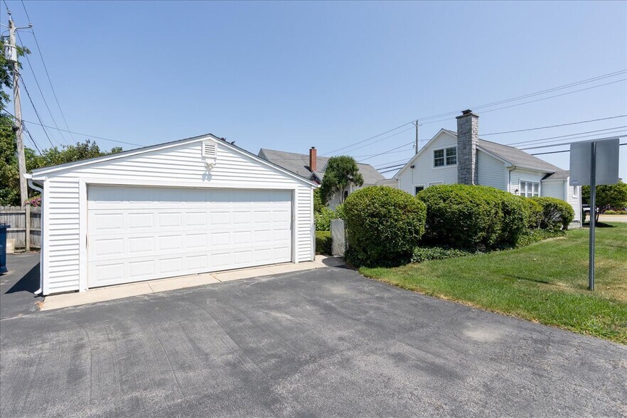 More Photos Of 7158 Transit Rd, Buffalo Freestanding For Sale