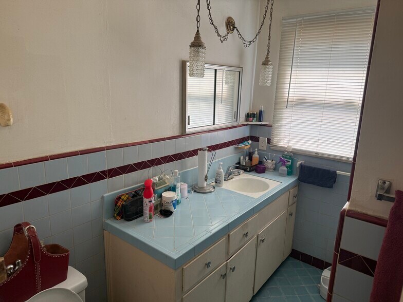 More Photos Of 949 N Cedar St, Inglewood Apartments For Sale