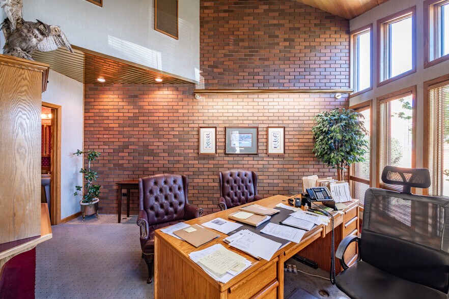 More Photos Of 1010 S Main St, Lebanon Loft Creative Space For Lease