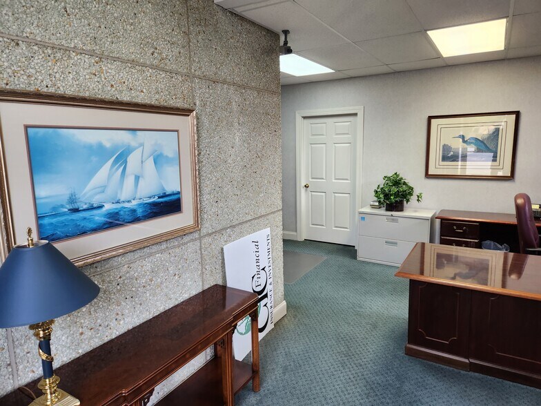 More Photos Of 605 N Queen St, Kinston Office For Lease