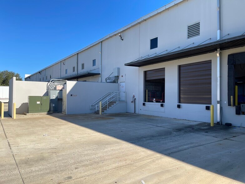 More Photos Of 11600 NW 173rd St, Alachua Warehouse For Lease